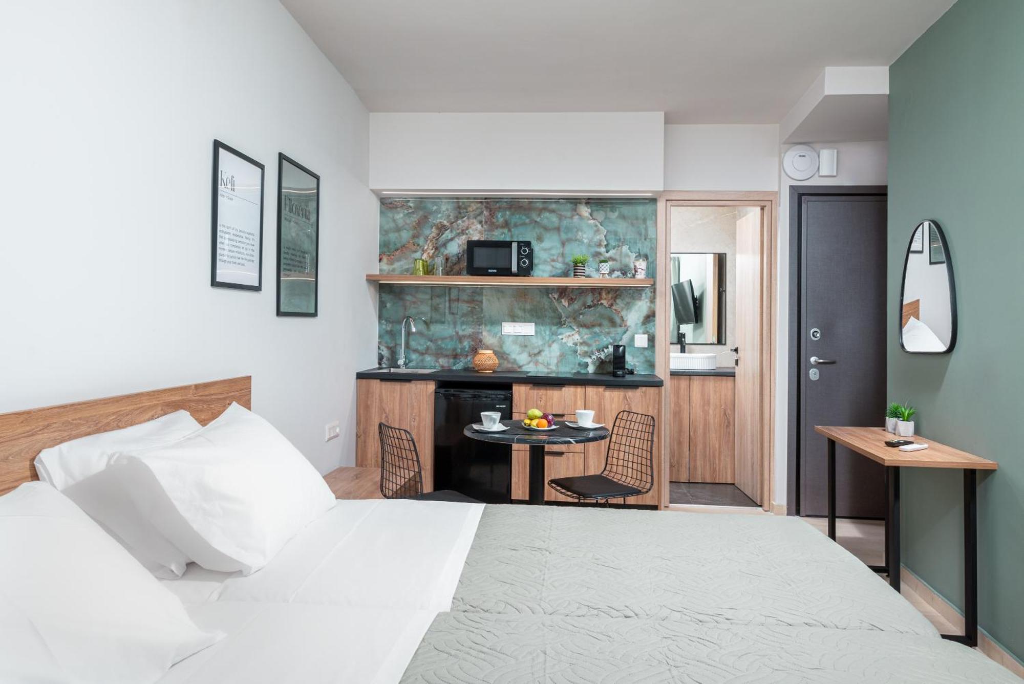 Makas Suites Hersonissos  Bagian luar foto